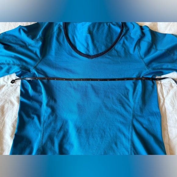 Arc’teryx Short Sleeve Women's Top activewear - Picture 4 of 5